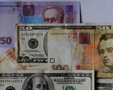 Курсы валют в Харькове: доллар стремится к психологическом барьеру