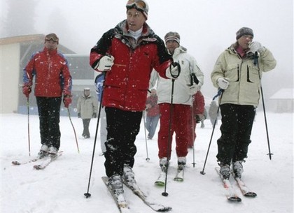 Путин научит кататься на горных лыжах