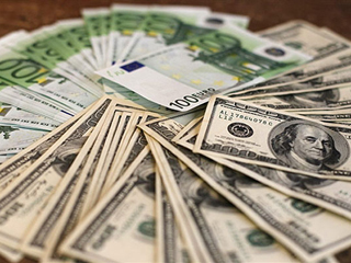 Курсы валют от НБУ: праздники не повлияли на доллар