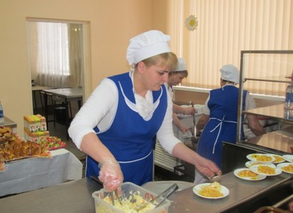 Как питаются дети в харьковских школах (ФОТО)