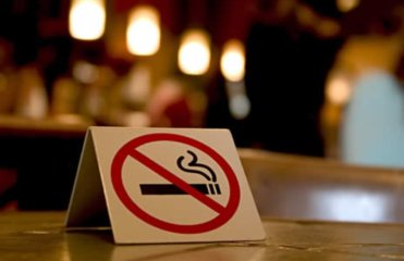 В ресторанах и кафе разрешат курить: законопроект