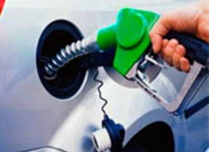 Цены на бензин взлетят из-за новых пошлин (Эксперт)