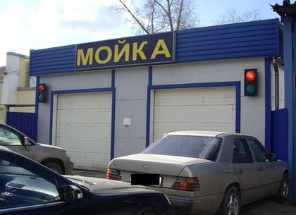 Пьяный администратор автомойки гонял по Харькову на иномарке клиента