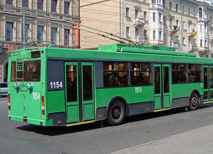 Кабмин запретил местным властям покупать импортные трамваи и троллейбусы