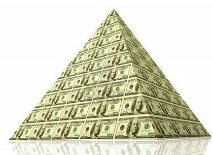 У Азарова одобрили законопроект о запрете финансовых пирамид