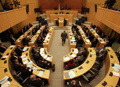 Парламент Кипра отклонил скандальный закон о налоге на депозиты