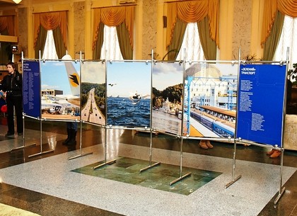 На Южный вокзал приехала передвижная выставка об украинском транспорте