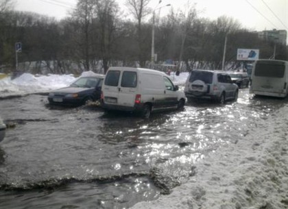 В Киеве зафиксировали первые локальные потопы (ФОТО, ВИДЕО)