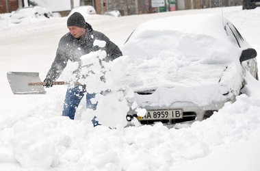 Снегопад обошелся Украине в десятки миллионов (А. Вилкул)