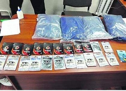 Сотни пакетов с курительными смесями нашли милиционеры в киоске на Академика Павлова