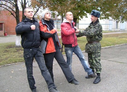 Особенности весеннего призыва на Харьковщине, или суровый конкурс на место в армии