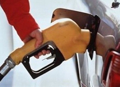 Министр потребовал от АЗС снизить цены на бензин (СМИ)
