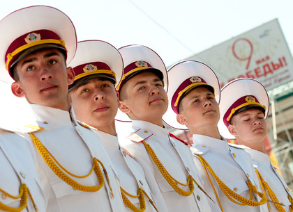 В Харькове прошел военный парад в честь Дня Победы