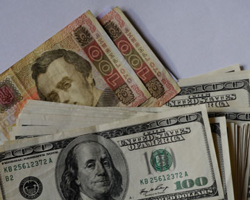 Нацбанк собирается продлить обязательную продажу валютной выручки (СМИ)