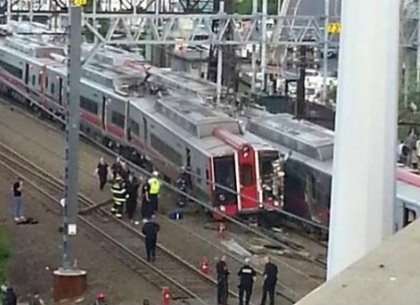 Столкновение пассажирских поездов в США: десятки пострадавших (ФОТО, ВИДЕО)