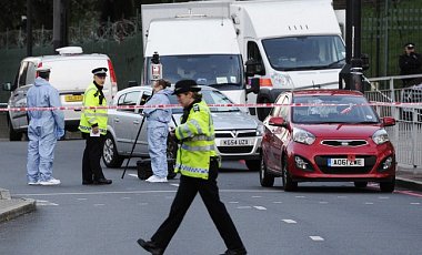 Теракт в Лондоне: мусульмане убили британского солдата (ФОТО)