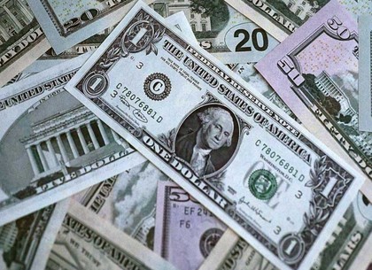 Доллар подешевел к закрытию межбанка