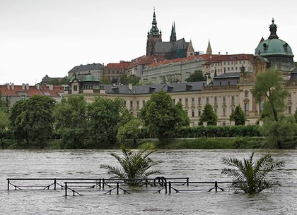 Наводнение в Европе: Прага уходит под воду, есть погибшие и пропавшие без вести (ФОТО, ВИДЕО)