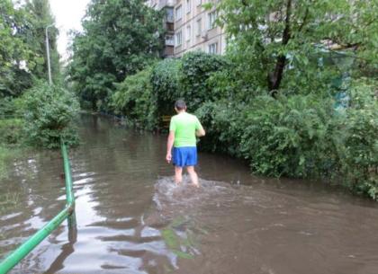 После ливня затопило левый берег Киева (ФОТО, ВИДЕО)
