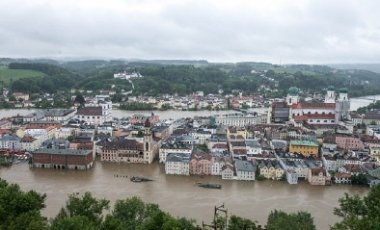 Наводнение в Европе: на Прагу движется большая масса воды, в Австрии есть погибшие (ФОТО)