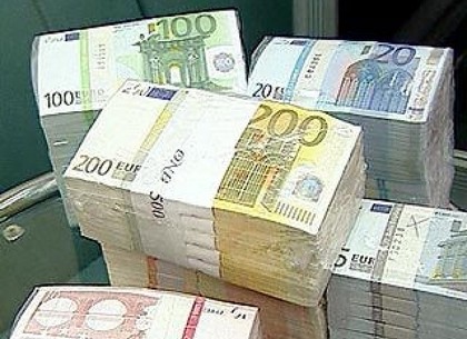 Евро открыл межбанк незначительным падением котировок