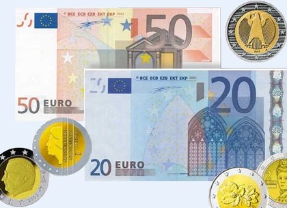 Евро сдал назад на открытии межбанка