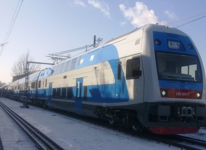 Поезд Интерсити + Донецк-Киев начал останавливаться в Краснограде