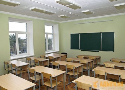Добкин пообещал не закрывать сельские школы