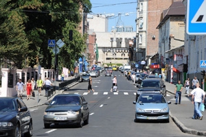 Автопробегом по центральным улицам харьковчане отметят День Конституции