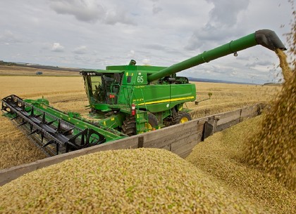 Хлеборобы Харьковщины принимают поздравления с намолотом первого миллиона тонн зерна