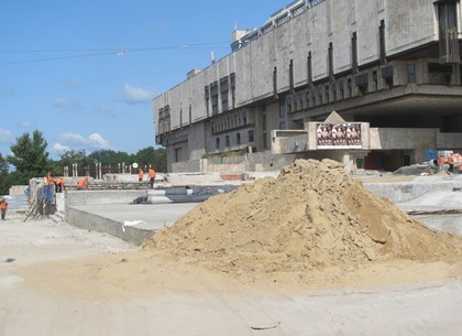 Как будет выглядеть площадь фонтанов перед ХНАТОБом после ремонта (ФОТО)
