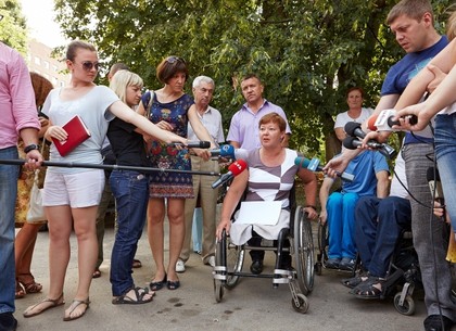 Общественные организации Харькова призывают прооперировать Тимошенко