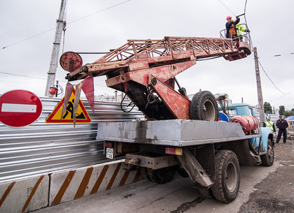 Возле станции метро «Героев Труда» идет реконструкция транспортного узла