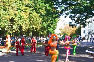 SalsaFest 2013: карнавальное шествие, мастер-классы и сальса