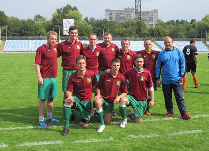 Как представители харьковской мэрии играли в футбол в Днепре (ФОТО)