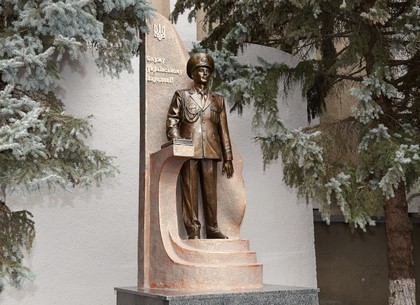 В Университете внутренних дел появился памятник курсанту