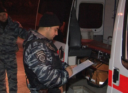 Харьковских врачей скорой помощи пытался порезать вооруженный хулиган (ФОТО)