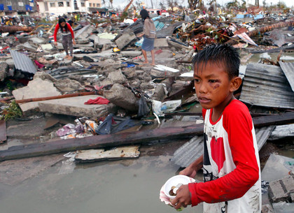 Тайфун на Филиппинах: количество жертв зашкаливает (ФОТО, ВИДЕО)
