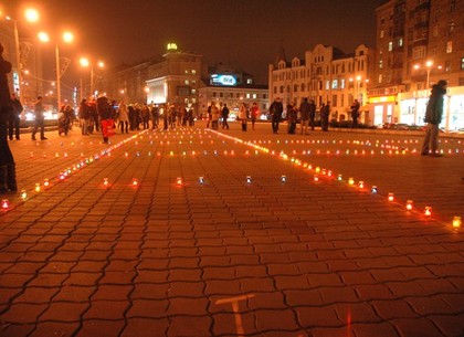 В окнах у Добкина на Сумской зажгут свечи в память жертв Голодомора