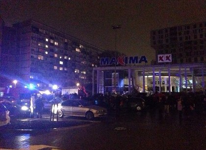 Торговый центр рухнул в центре Риги. Есть жертвы. Десятки людей под завалами (ФОТО, ВИДЕО)