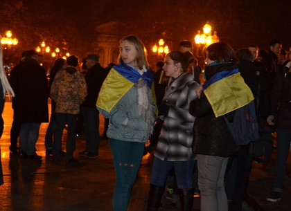 Во Львове и Луцке люди выходят на площади в поддержку Евроинтеграции (ФОТО, ВИДЕО)