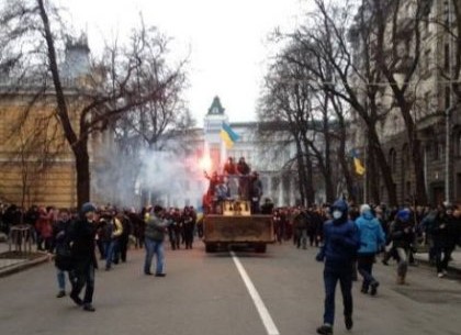 Табачник: ни один студент не пострадал на Майдане