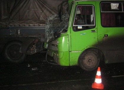 Автобус Харьков-Богодухов угодил в ДТП. Есть погибшие (Дополнено, ФОТО)