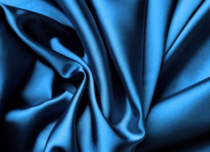 Хит Нового года – голубой цвет одежды