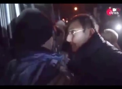 Видео пьяного Луценко, дерущегося с «Беркутом», выложили в Интернет (ВИДЕО)