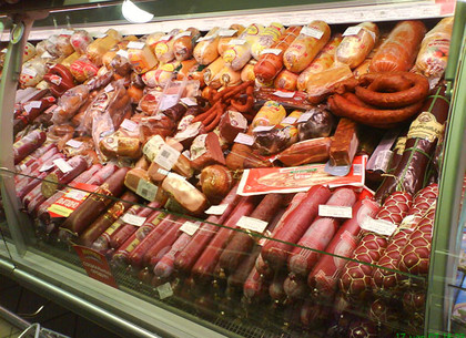 Качество сметаны и колбасы из харьковских супермаркетов проверят эксперты