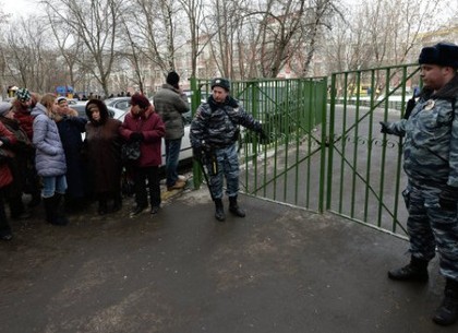 Убийство и захват заложников в московской школе (ФОТО)