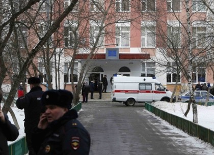 ЧП в московской школе: за два убийства старшекласснику грозит десять лет колонии