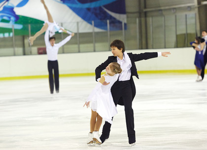 Ледовое шоу в Харькове: юные спортсмены приветствовали открытие Олимпиады в Сочи (ФОТО)