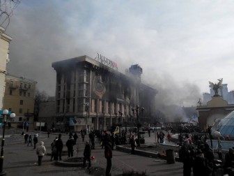 Бои в центре Киева: протестующие заняли Главпочтамт и Гостелерадио